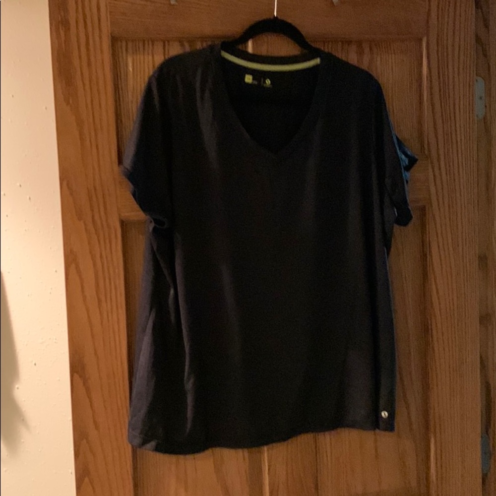 Short sleeve work out shirt